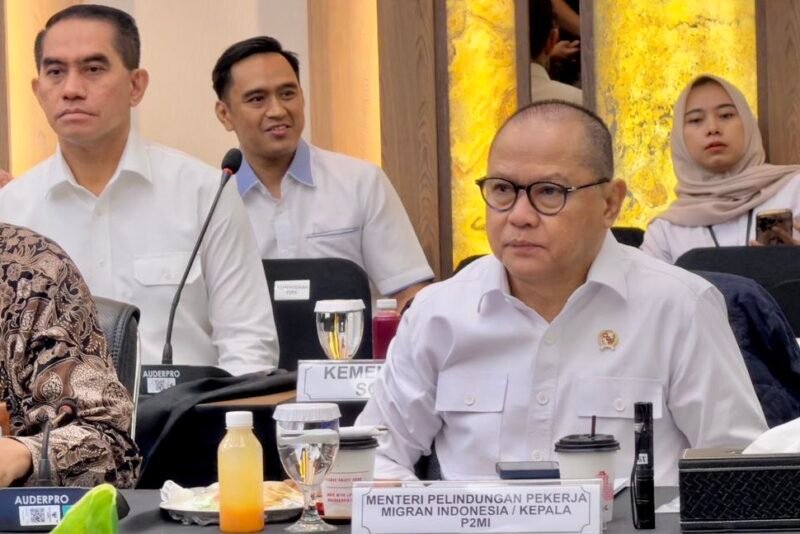 Menteri Pelindungan Pekerja Migran Indonesia, Mukhtarudin, menghadiri rapat koordinasi perdana Satuan Tugas (Satgas) Percepatan Program Pertumbuhan Ekonomi yang digelar di Kementerian Koordinator Bidang Perekonomian, Jakarta Pusat, Selasa (28/4/2026).
