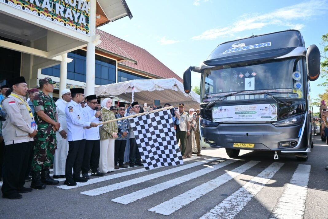 enterkal.com-Fairid Lepas 192 Jemaah Haji Kloter 5 Palangka Raya ke Tanah Suci