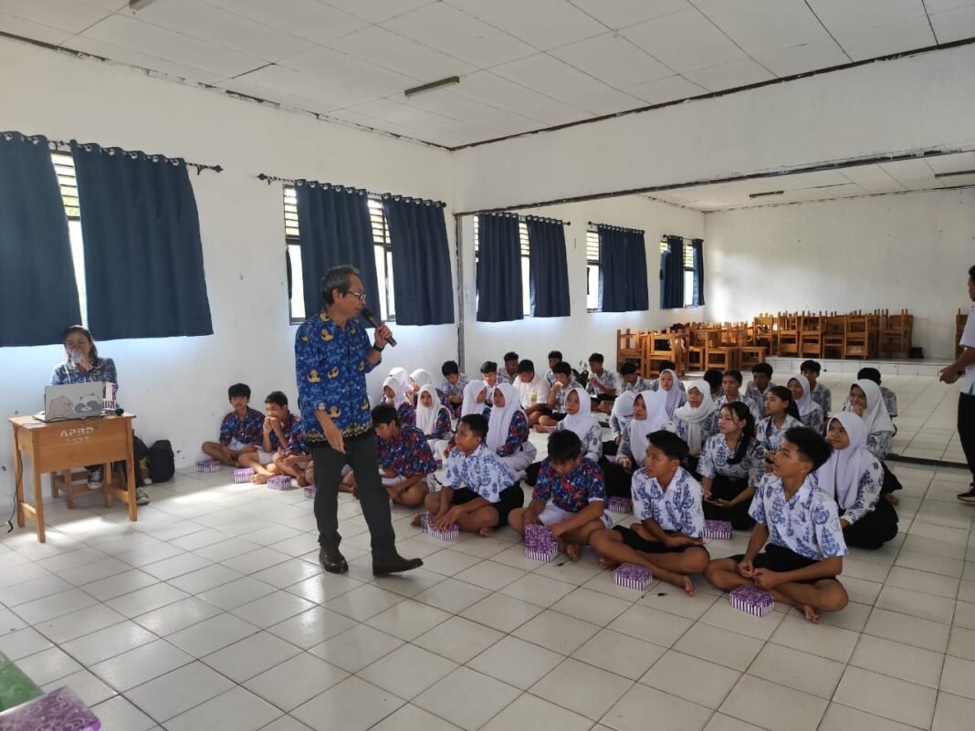 Kominfo Goes To School, Diskominfo Palangka Raya Edukasi Pelajar Bijak Bermedia dan Anti Disinformasi-EnterKal