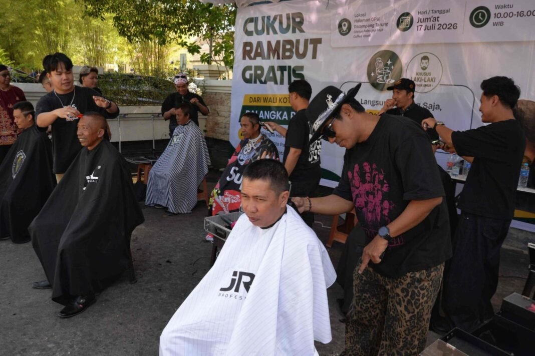 Barber Palangka Raya Berkolaborasi dengan Pemkot Gelar Cukur Rambut Gratis untuk Warga-EnterKal