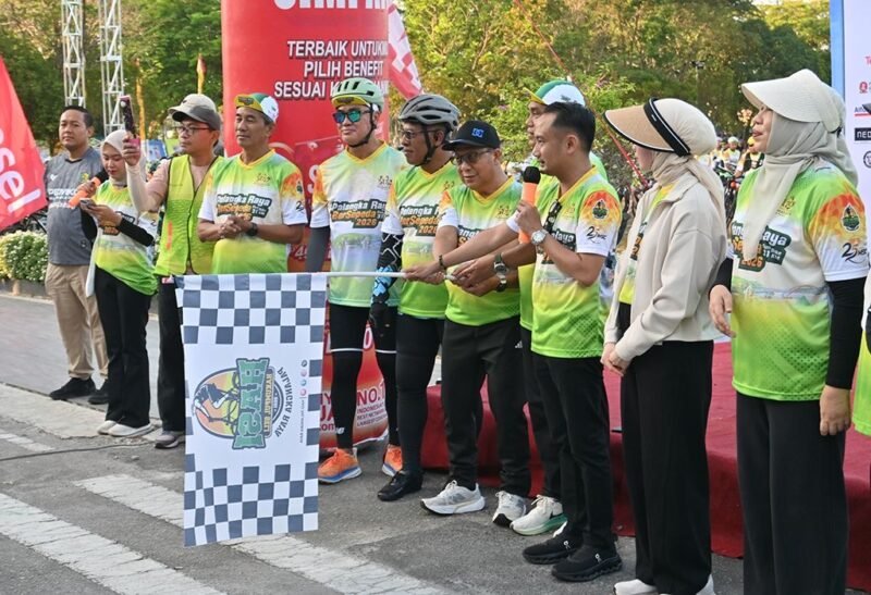 Fairid Naparin Lepas Peserta Event Palangka Raya Bersepeda dalam Rangka HUT ke-69 Kota-EnterKal
